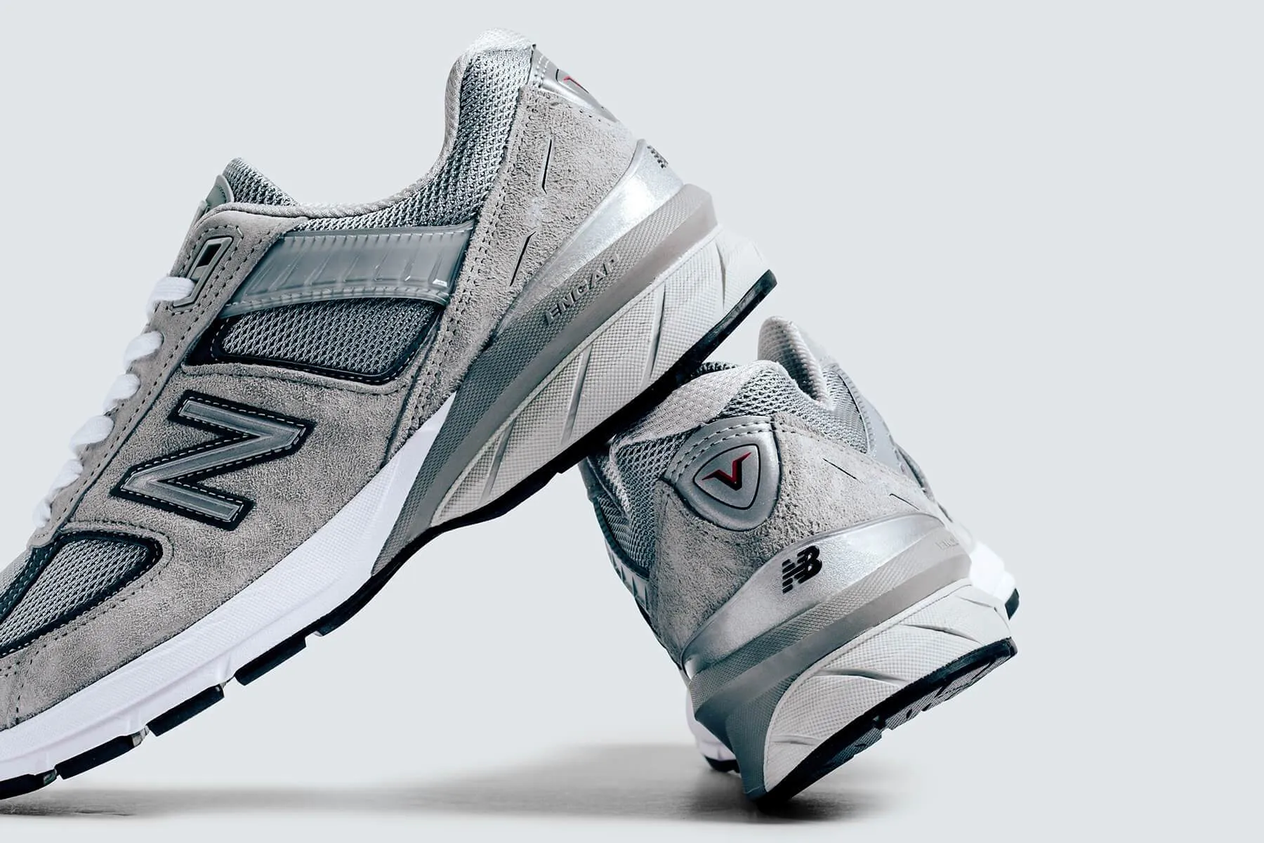 990v5 - Grey/Castlerock