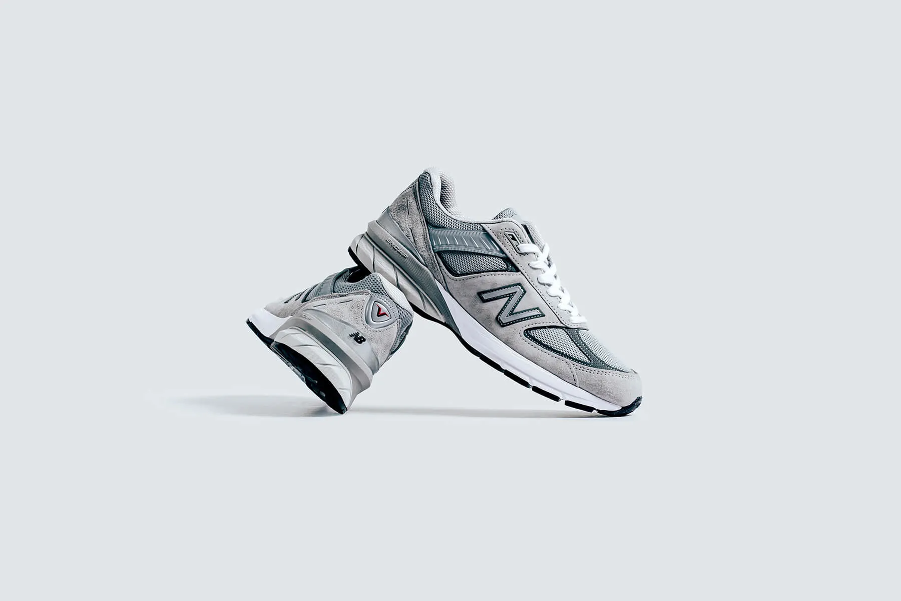 990v5 - Grey/Castlerock